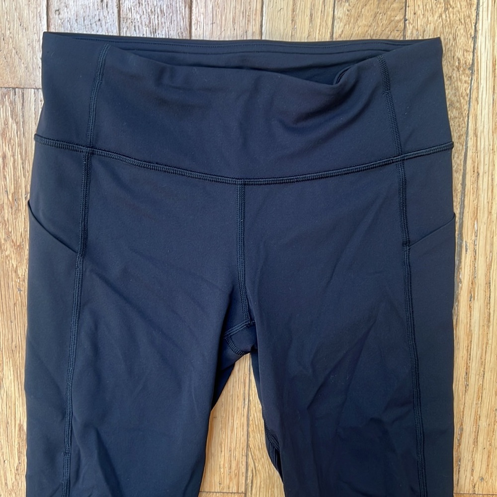 Lululemon Black 3/4 Length Leggings with Pockets - Picture 4 of 9